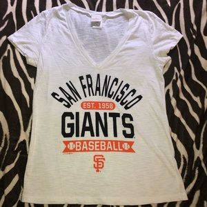 SF Giants V-Neck Tee